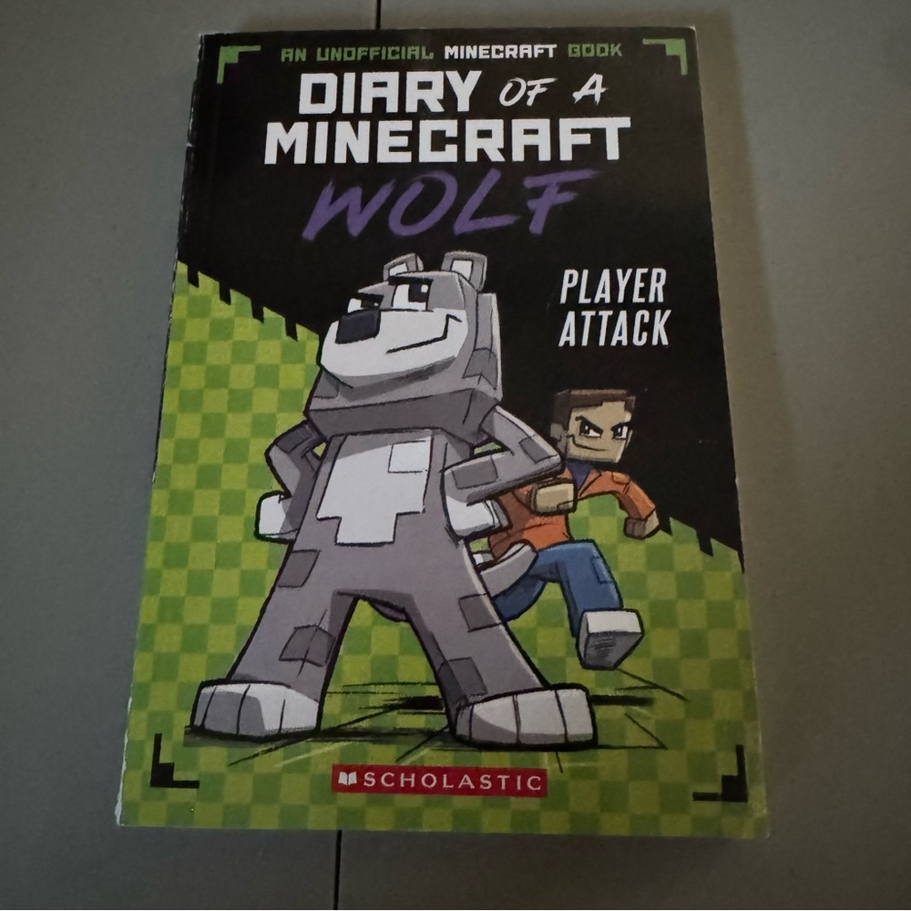 Diary Of A Minecraft WOLF Player Attack Scholastic Paperback Book